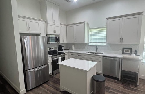 Wharton Appartement | Charming 2-bedroom apartment in fabulous Wharton.