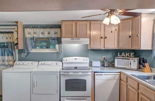 Cordele Maison | BIG PAPA'S PARADISE ON LAKE BLACKSHEAR
