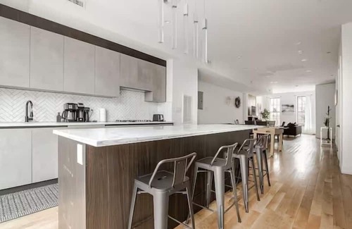 Bedford-Stuyvesant Appartement | Spacious apartment in charming Brooklyn with WiFi, AC. Book now