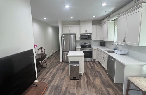 Wharton Appartement | Charming, 2-bedroom apartment in the quiet town of Wharton.
