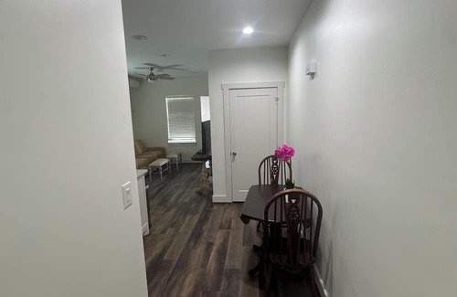 Wharton Appartement | Charming, 2-bedroom apartment in the quiet town of Wharton.