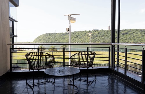 Durban Point Appartement | Habour Retreat 2-bedroom apartment with WiFi in Durban Point Waterfront