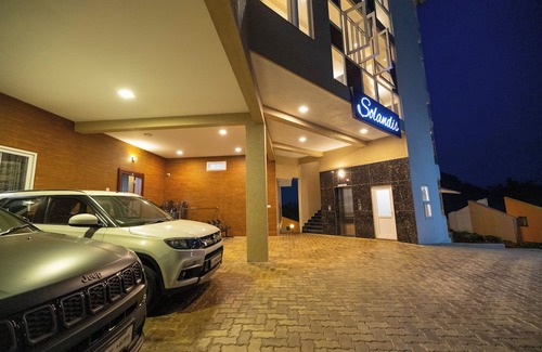 Udupi Appartement | 12-bedroom apartment in superb Manipal with AC, WiFi. Live large