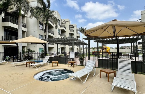 Mission Appartement | Penthouse with Pool & Jacuzzi