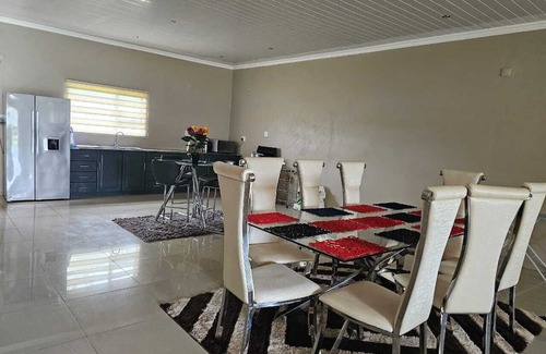 Gueima Maison | 3-bedroom house in enchanting Praia Do Bilene with WiFi, AC