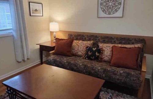 Necedah Cabine | Vacation on a Farm! Guesthouse in Necedah