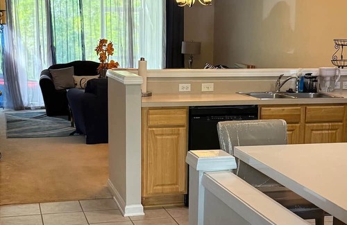 Wesley Chapel Maison | Charming 2-bedroom townhome in Wesley Chapel with WiFi, AC .