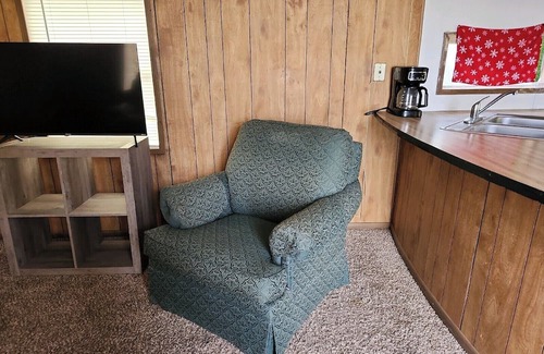 Stinnett Maison | Charming 2-bedroom mobile home with WiFi, AC in welcoming Stinnett
