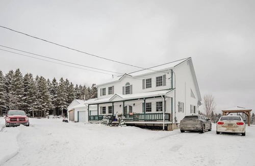 Chartierville Maison | Nous avons 3 chambres dans notre très grande maison propre à louer