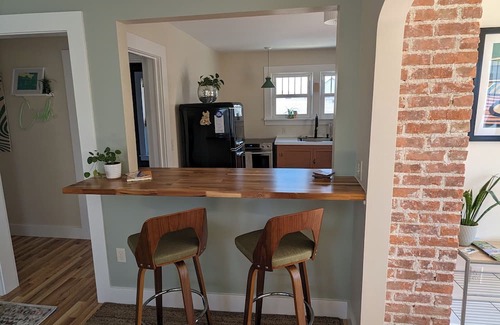 Fredonia Appartement | Charming & Relaxing Two Bedroom Upper Apartment in the Heart of Fredonia