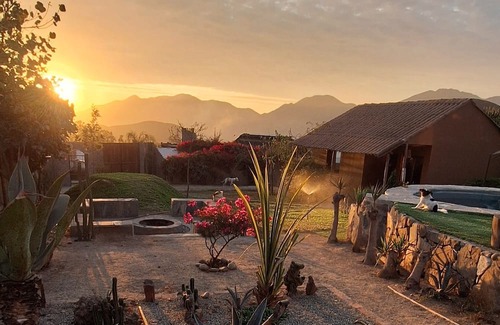 Pachacamac Maison | Charming 2-bedroom bungalow in nice Pachacamac, Lima with WiFi