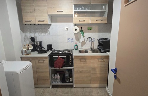 Larissa Appartement | Your Business-Class Stay in the Heart of Larissa