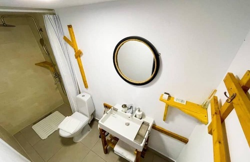 Plopul Lit Et Petit-Déjeuner | Relaxing bed & breakfast retreat in Murighiol with modern amenities