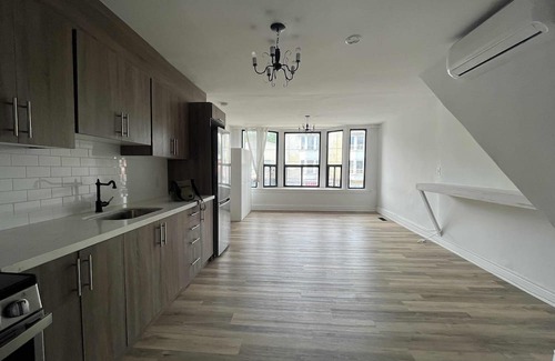 Leslieville Appartement | Bright and Open East End Gem