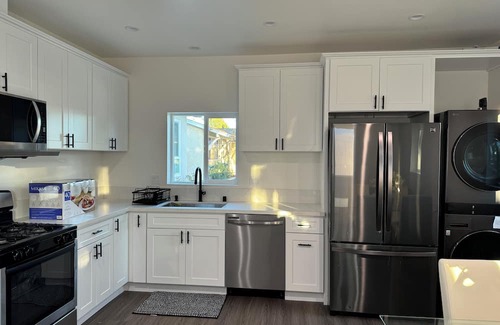 Chatsworth Maison | Charming house with WiFi and AC in fantastic Los Angeles.