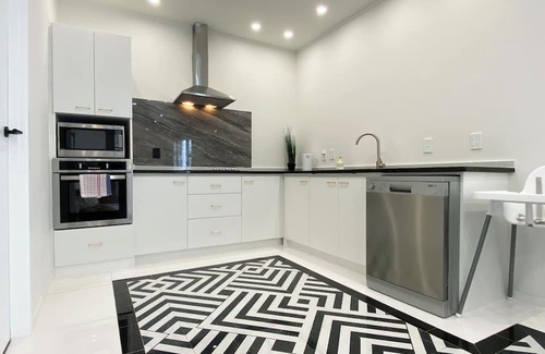 Mangere Maison | 6mins to airport. Large Family House.
