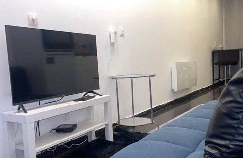 Villeneuve-le-Roi Appartement | Aéroport Orly , parking gratuit , duplex indépendant dans maison