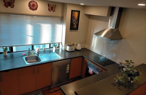 Parnell Maison | Parnell! Elegant & Modern 3Bedrooms Townhouse with Patio+ Garage-Auckland CBD