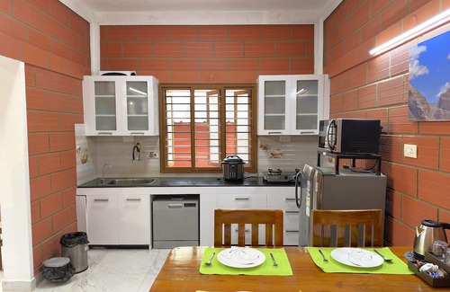 Coimbatore Autre | Charming 2-bedroom farmhouse with WiFi, AC in pristine Alanthurai, Coimbatore
