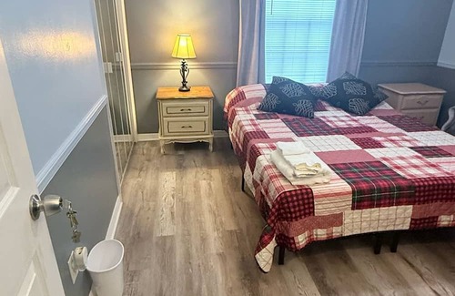 Port Malabar Lit Et Petit-Déjeuner | Charming Room with WiFi and AC in Palm Bay
