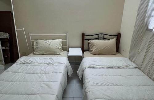 Taman Islands Glades Appartement | Entire unit 2-bedroom apartment with AC, WiFi in charming Gelugor