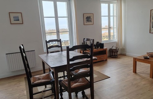 Chaumont-sur-Loire Appartement | Appartement avec vue splendide sur la Loire et le Château de Chaumont sur Loire