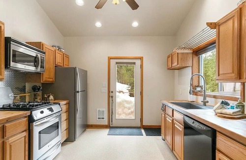 Peshastin Cabine | Charming Blewett Cabin - just minutes to Leavenworth