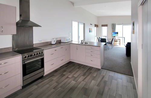 Ahipara Appartement | Mokorau Apartments Apartment 2 Spacious, clean