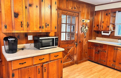 Millboro Maison | Charming 2-bedroom house near Millboro / Clifton Forge VA with WiFi