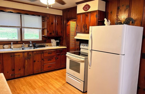 Millboro Maison | Charming 2-bedroom house near Millboro / Clifton Forge VA with WiFi