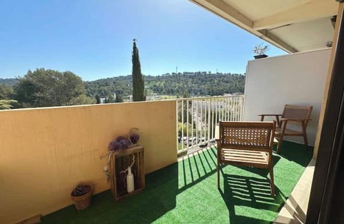 Carnoux-en-Provence Appartement | A 3 kms de Cassis T2 avec terrasse vue dégagée - parking gratuit