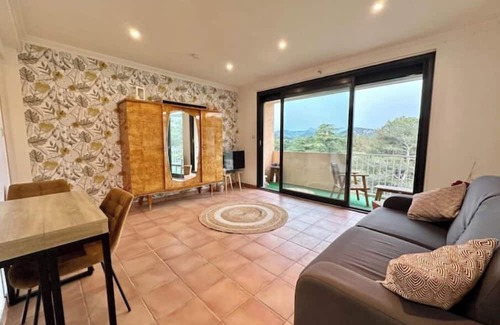 Carnoux-en-Provence Appartement | A 3 kms de Cassis T2 avec terrasse vue dégagée - parking gratuit