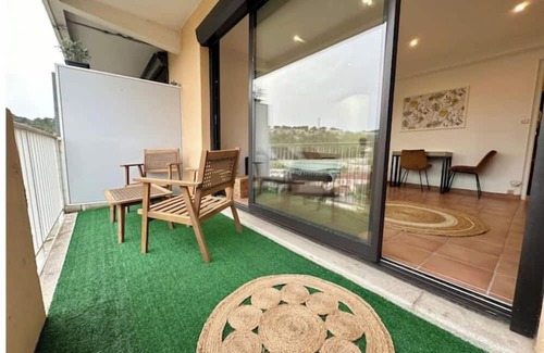 Carnoux-en-Provence Appartement | A 3 kms de Cassis T2 avec terrasse vue dégagée - parking gratuit