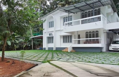Kottayam Maison | Genesis spaces AC upto 4 guests Kottayam