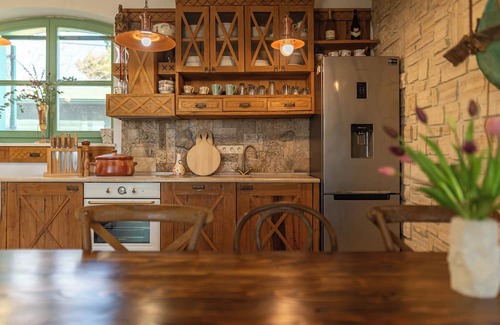Visocane Maison | 3-bedroom traditional stone house in charming Visočane with WiFi, AC. Book now