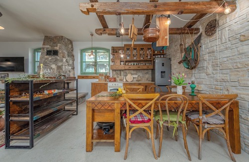 Visocane Maison | 3-bedroom traditional stone house in charming Visočane with WiFi, AC. Book now