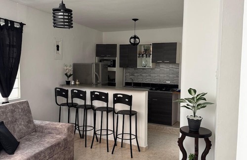 La America Appartement | Stylish apartment in laurels, premium location!