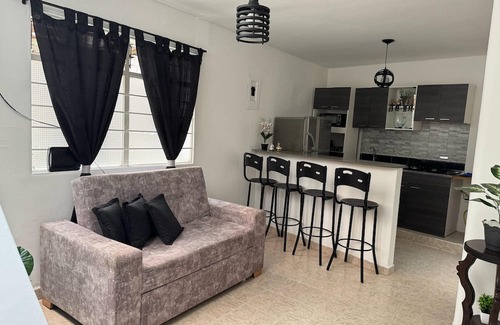 La America Appartement | Stylish apartment in laurels, premium location!