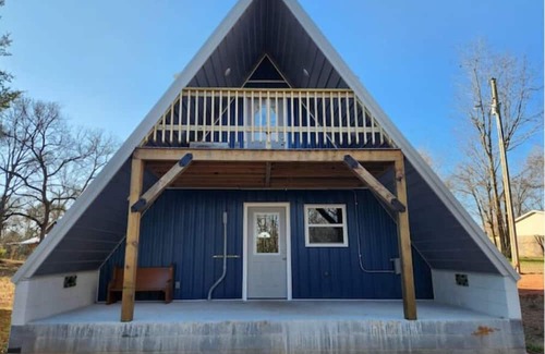 Clarksville Maison | Cedar Grove Rental A-frame
