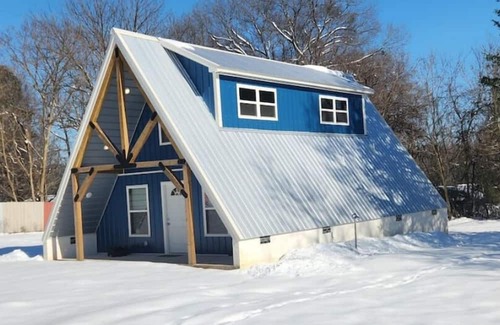 Clarksville Maison | Cedar Grove Rental A-frame