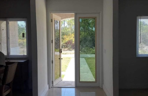Williams Town Maison | Charming 3-bedroom house with AC, WiFi in lovely Freeport