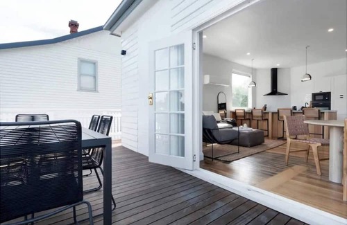 East Launceston Maison | Modern Home with City Views