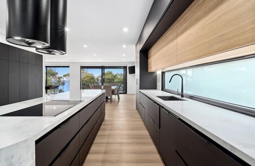 Lorne Maison | Panoramic Delight