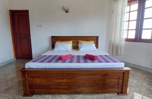 Kandy Lit Et Petit-Déjeuner | Mystique Hideout : King Room with Balcony