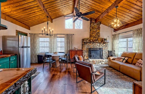 Franklin Cabine | Chaco's Chalet Cabin