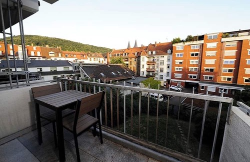 Weststadt Appartement | 150 m² Apt | full AC | netflix | center | balcony