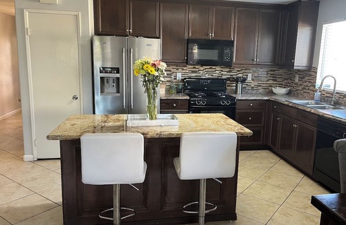 Coachella Maison | Charming 3-bedroom house with AC, WiFi in fantastic Coachella