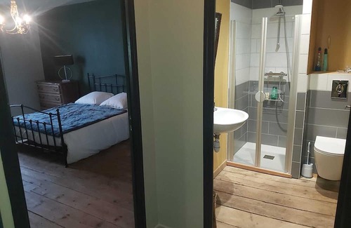 Monthureux-sur-Saone Lit Et Petit-Déjeuner | Chambre d'hôtes des Marchands dans un ancien petit hôtel de village de 1934