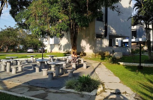 Varzea do Ranchinho Copropriété | Aluga-se- 1 quarto, 1 ban, .cozinha compartilhada,1 garagem p/ casal ou mulher.