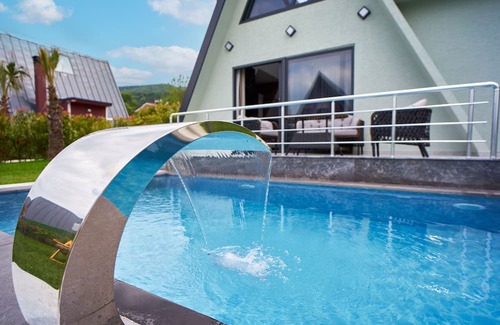 Masukiye Maison | 1+1 Private Pool-Lake View-Fireplace Bungalow for 3 People in Kartepe Maşukiye